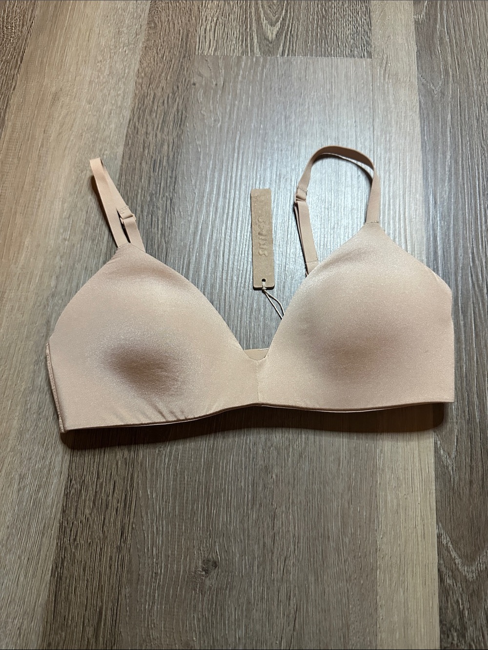 Skims wireless form T-Shirt Bra